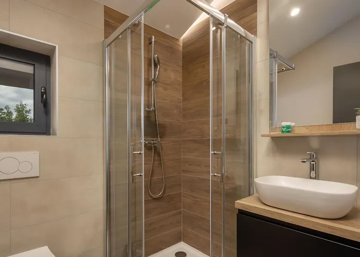Propuh By Interhome Fuzine